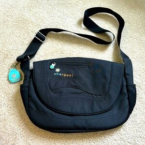 Sherpani Messenger Bag